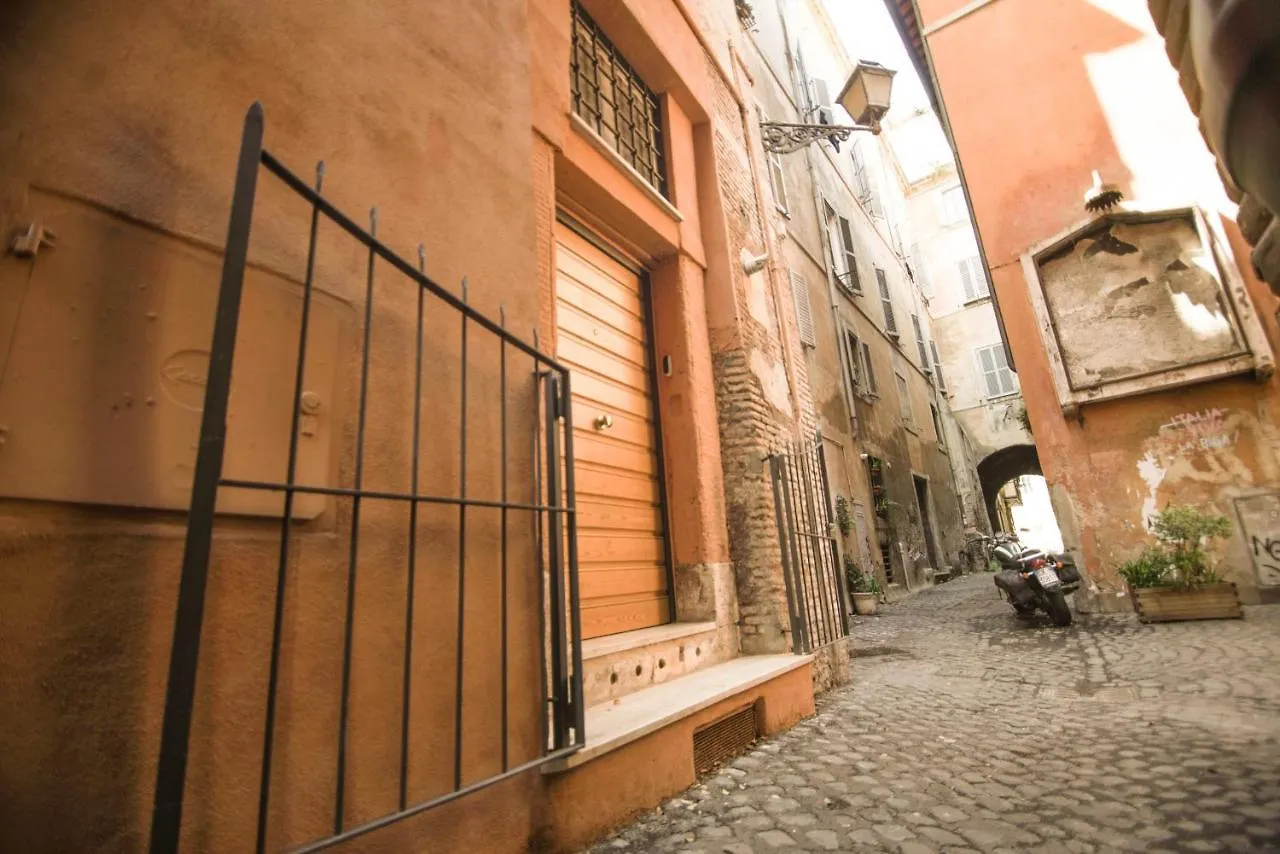 Bruno Domus Moderna Apartment Rome